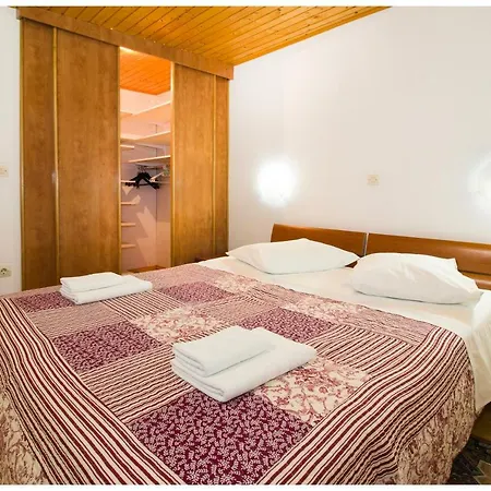 Apartments Mirabella Omis Exterior photo