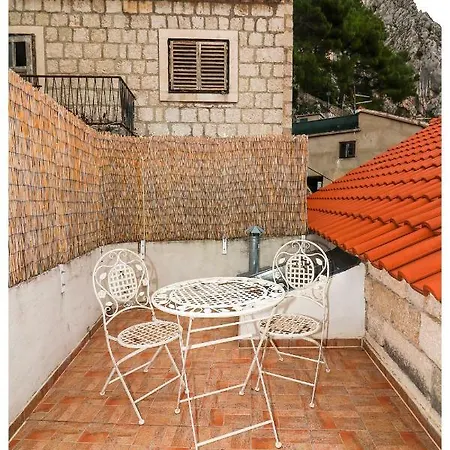 Apartments Mirabella Omis Exterior photo