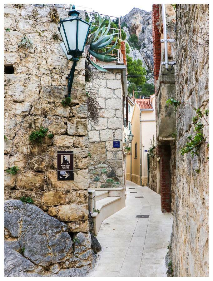 Apartment Mirabella Omis